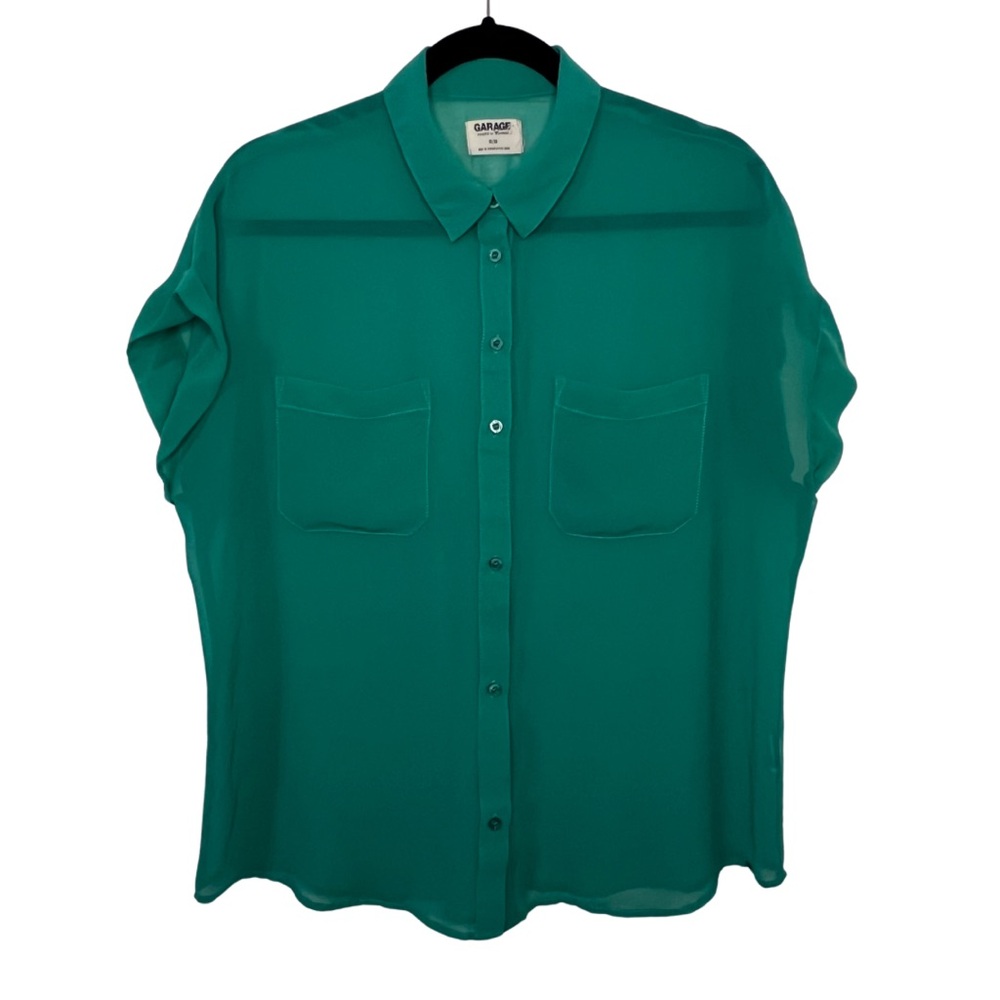 EUC Women’s Garage Kelly Green Button-Up Short Sleeve Blouse Size M
